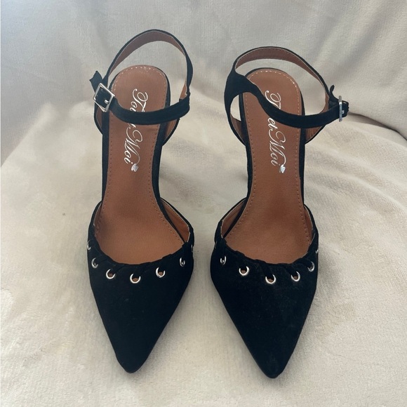 Black suede sandal size 7 - Picture 2 of 4